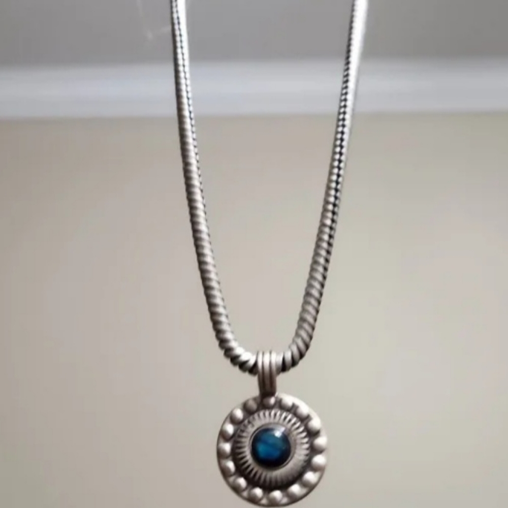 Necklace with blue stone